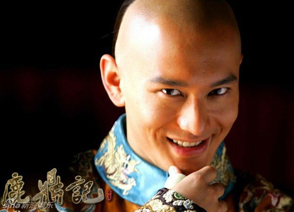 Why in the last years of his career did Kim Dung create a main character who is a scoundrel like Vi Tieu Bao? 2